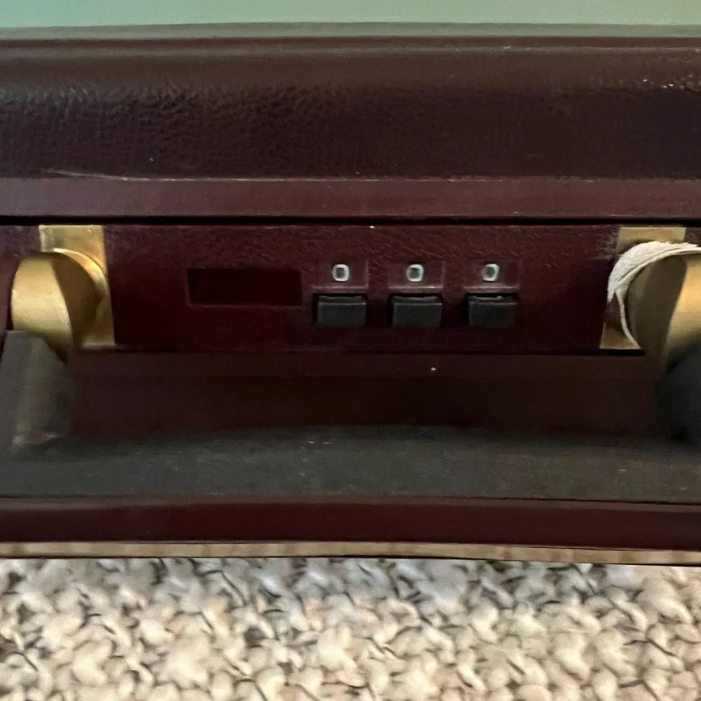 Briefcase American tourister cowhide burgundy